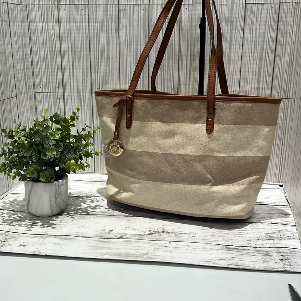 Tommy Hilfiger Brown and Tan Shoulder Bag with Classic Design